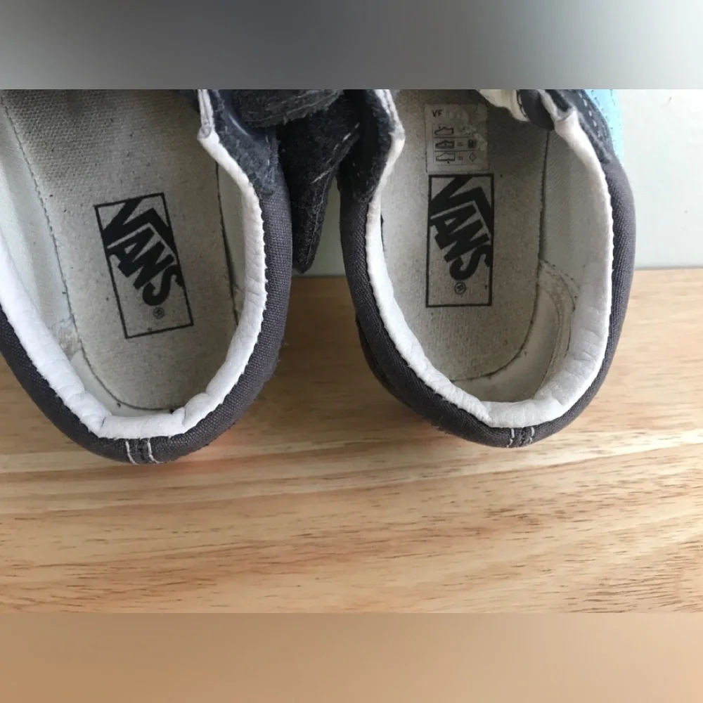 Vans Old Skool Velcro Sneaker Grey Size: US Toddler 11 EUR 27.5 CM 16.5